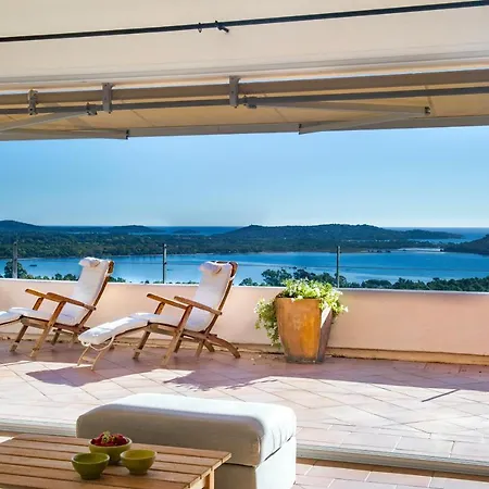Uptica 16 Pers Piscine Vue * Porto-Vecchio (Corsica)