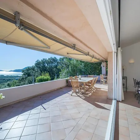 Uptica 16 Pers Piscine Vue * Porto-Vecchio (Corsica)